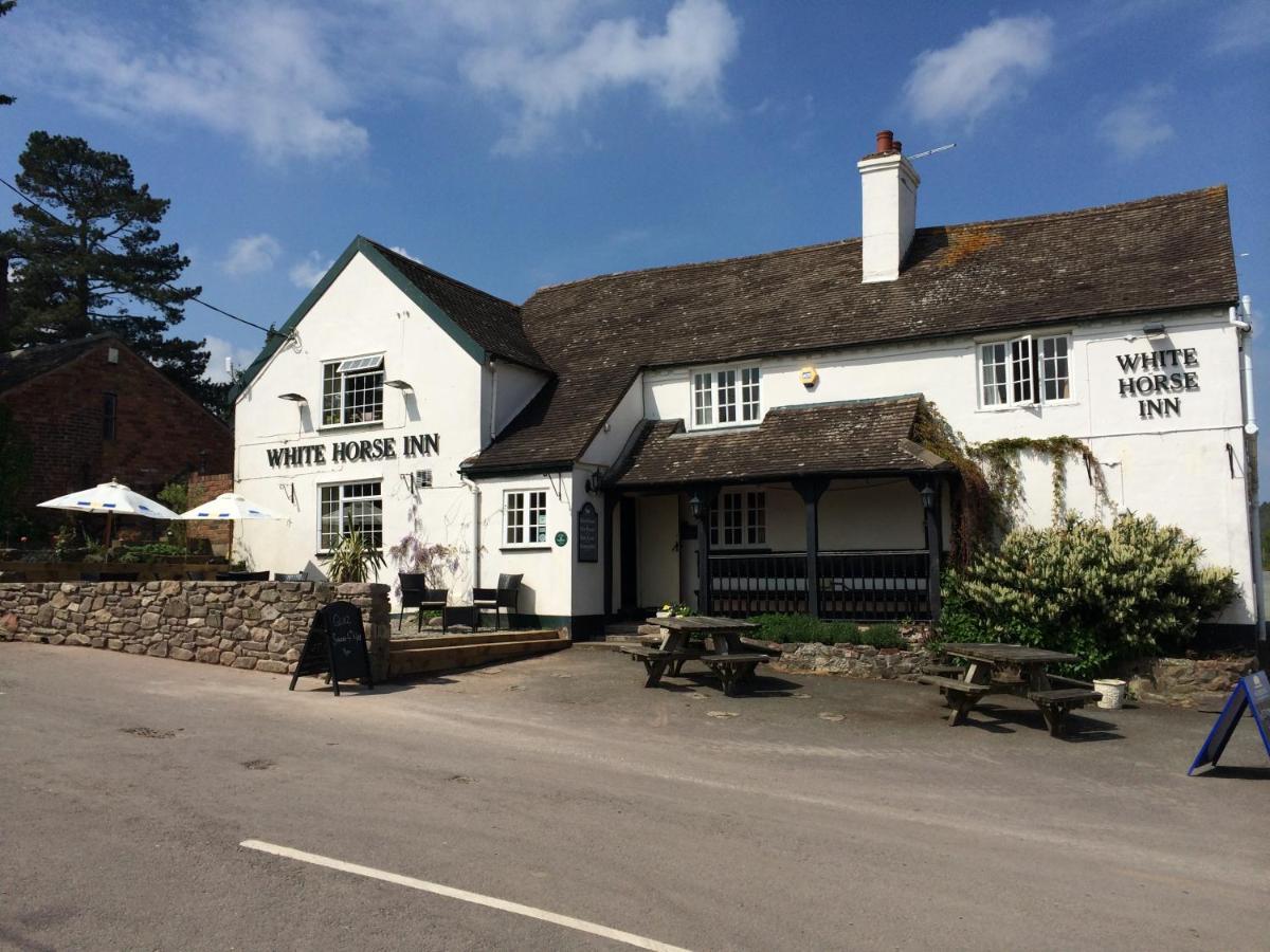 Church Pulverbatch White Horse Inn Pulverbatch מראה חיצוני תמונה